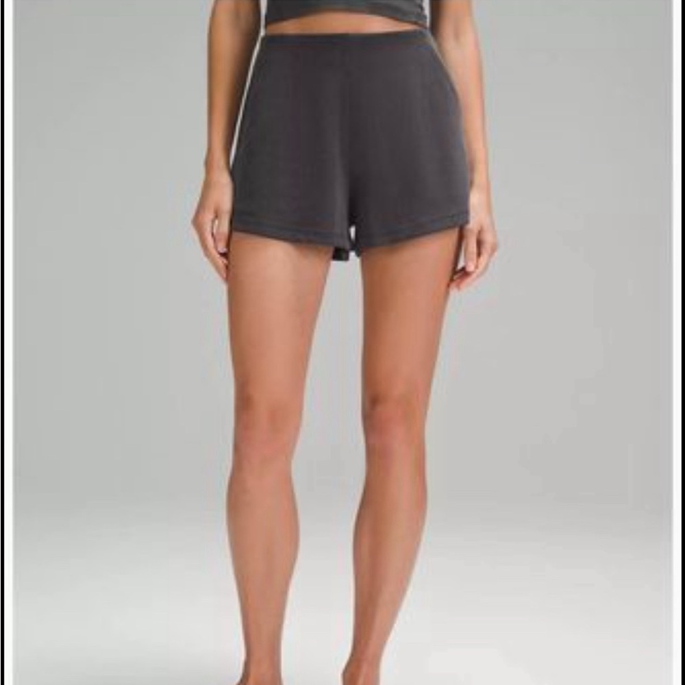 Lululemon soft stream shorts